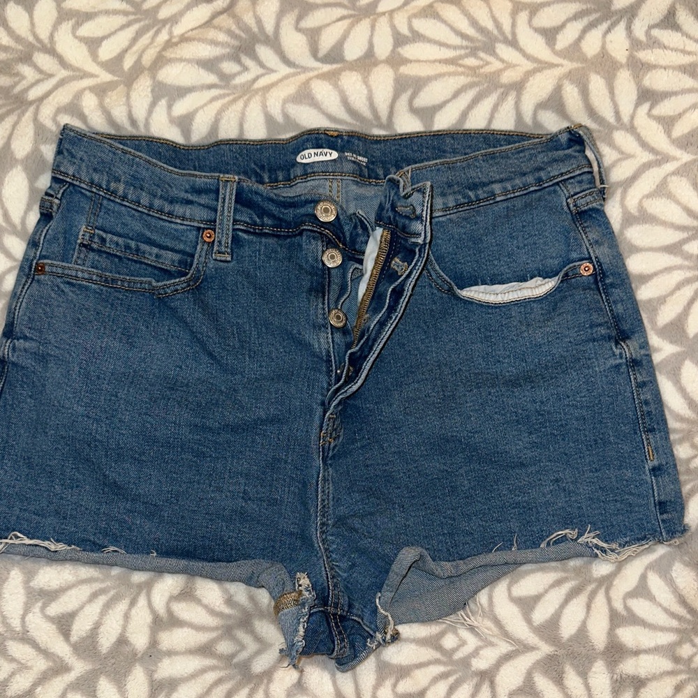 Old Navy Women's Sky-Hi short (extra high rise)